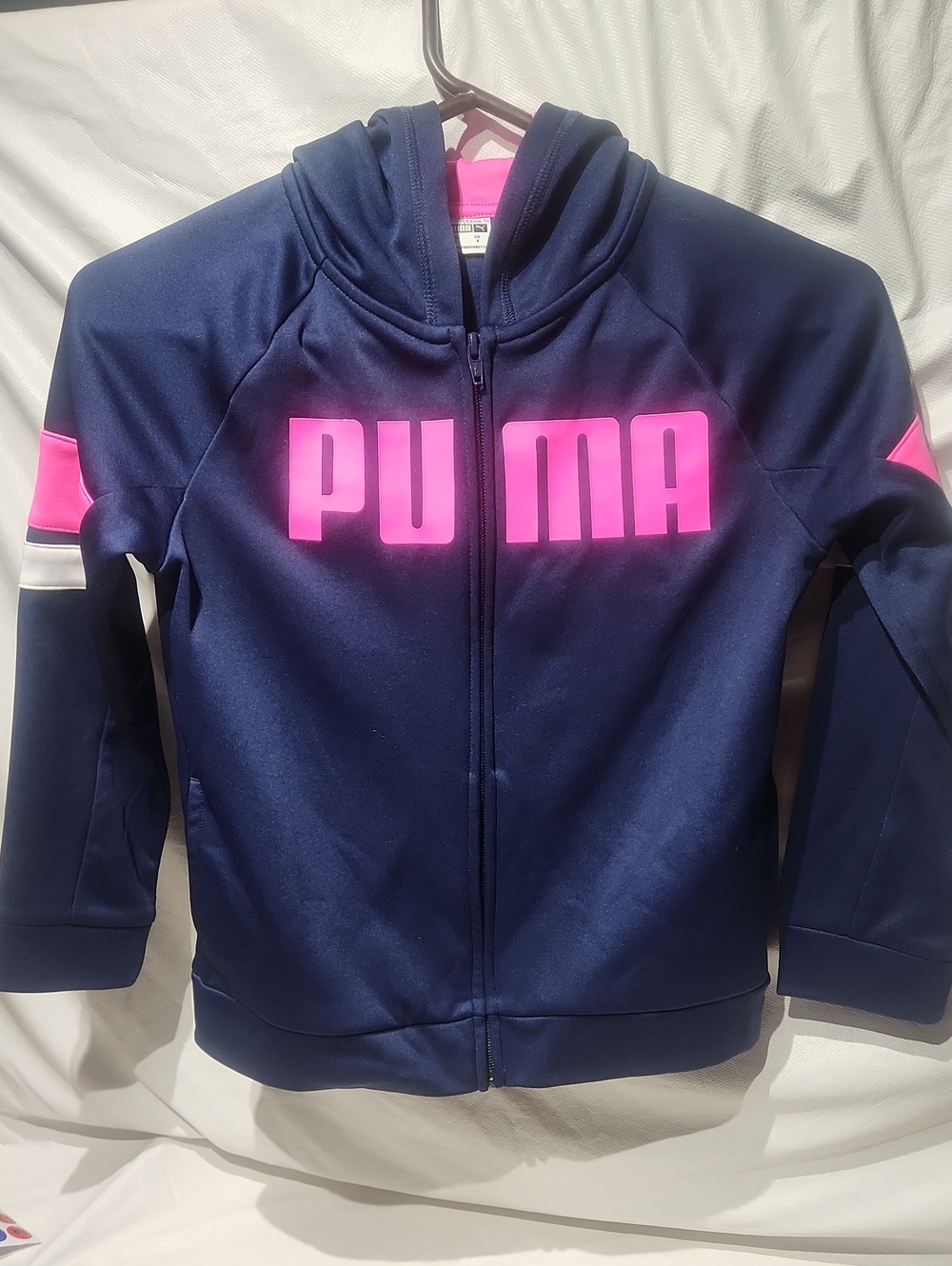 61. Puma zip up kids sz 8